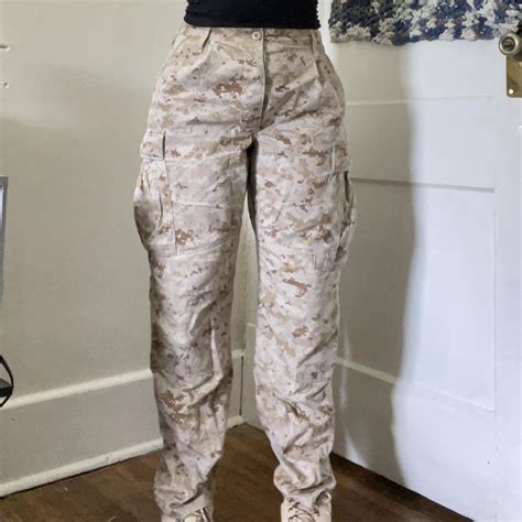 Desert Camo High waisted pants. in good condition.... - Depop