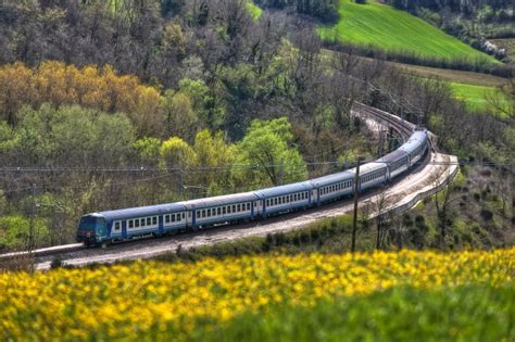 Trasporto ferroviario più collegamento con Roma e Marche