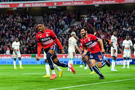 Ligue 1 Le Psg Intouchable Lom Coule Lille Remporte Un Match Fou