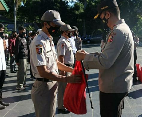 Ramadan Penuh Berkah Resimen Wsa Bagikan Paket Sembako Ke Phl Setukpa