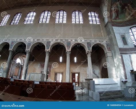 Roma Navata Centrale Della Basilica Di Santa Anastasia Al Palatino