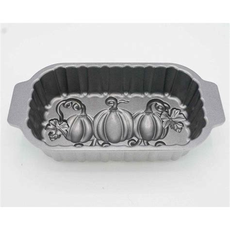 Nordic Ware Pumpkin Patch Loaf Pan Cup Heavy Cast Aluminum Halloween