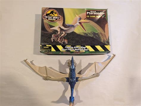 Jurassic Park The Lost World Giant Pteranodon Steel Beak Figure 1997