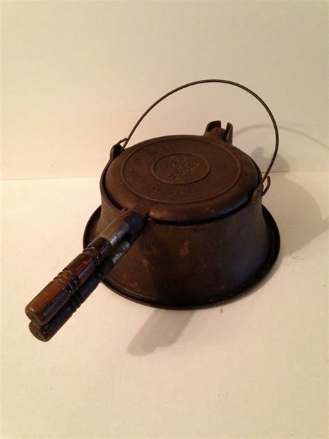 Antique Wagner Ware Sidney Cast Iron Waffle Maker Iron Vintage Early