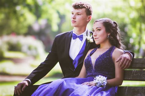 Cute Prom Couple Picture Ideas