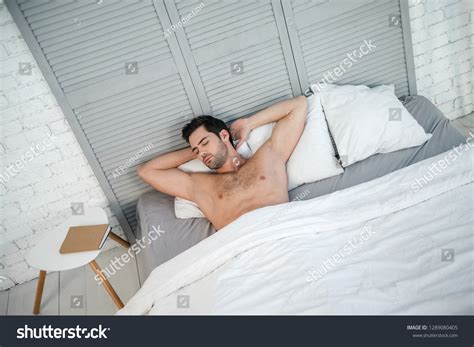 Overhead View Naked Man Sleeping His Foto Stok 1289080405 Shutterstock