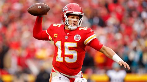 Patrick Mahomes Salary Officially A Bargain; Drops Out Of Top-5