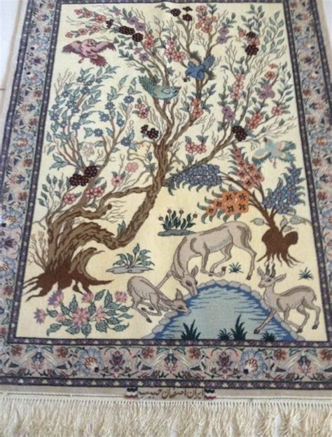 Floral Luxury Persian Carpet – Wool & Silk Mix - Tapis D'or