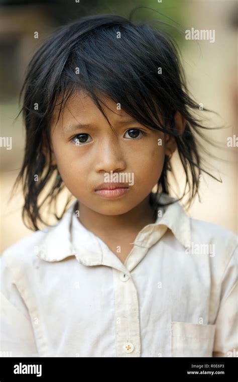 Petite fille cambodgienne Banque de photographies et dimages à haute