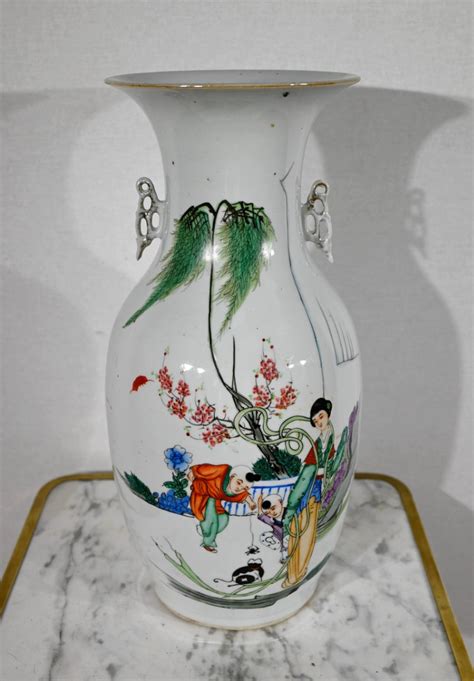 Vase Balustre En Porcelaine Chine Début Xxe Antiquités