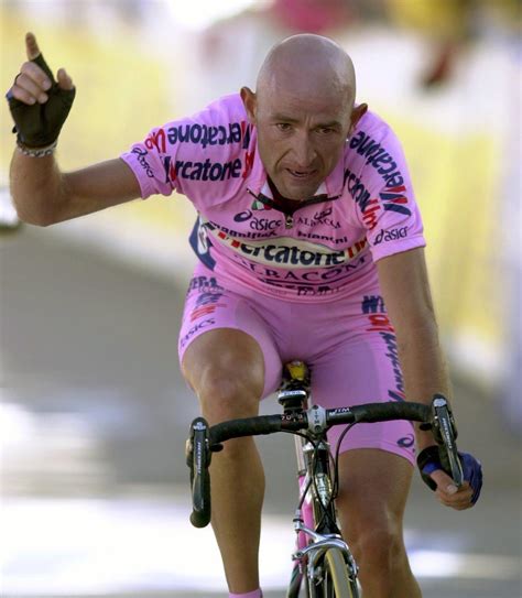 Pantani l ex generale Rapetto Non era solo quando è morto