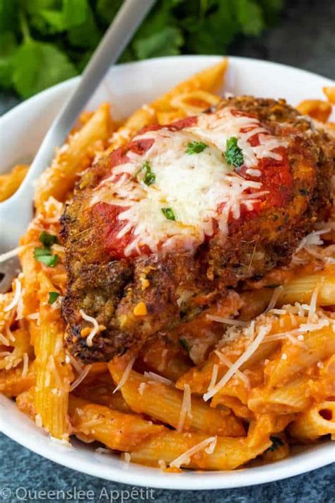 Perfectly Crispy Chicken Parmesan ~ Recipe Queenslee Appétit