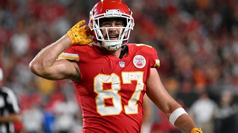 Travis Kelce Age Brother Net Worth Married Contract Dad And More