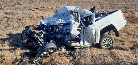 Dos Muertos En Un Impresionante Choque Entre Un Camión Y Un Camioneta