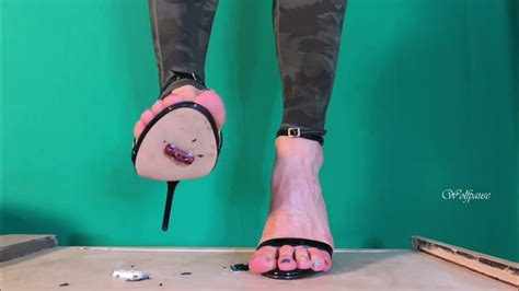 50 Ft Giantess Stiletto Heels Trample Youtube