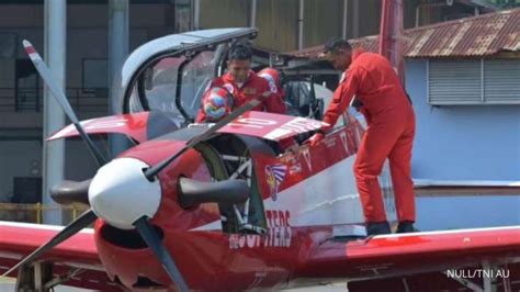 Pesawat Tempur Canggih Menderu Deru Dan Menari Nari Di Langit Jakarta