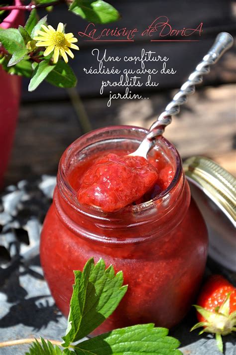 Confiture De Fraises Et Rhubarbe