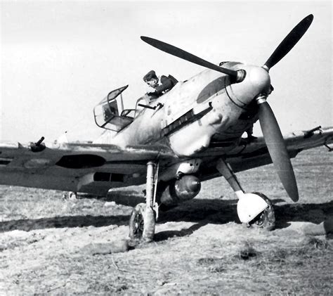 Asisbiz Messerschmitt Bf 109E4B with a 250kg bomb in France at the end ...