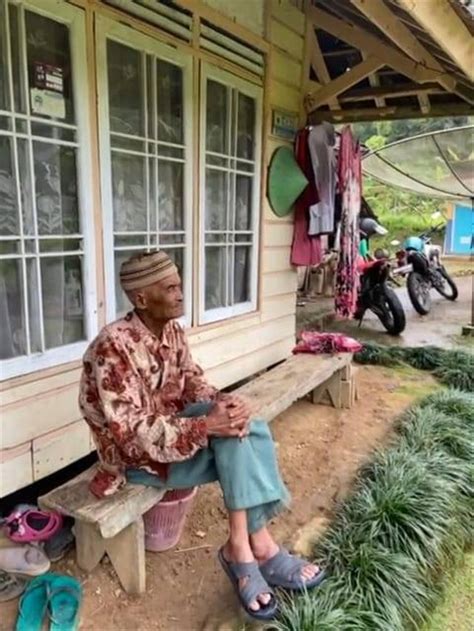 Ke Rumah Abah Jajang Di Cianjur Yang Viral Kini Bayar Tiket Rp Ribu