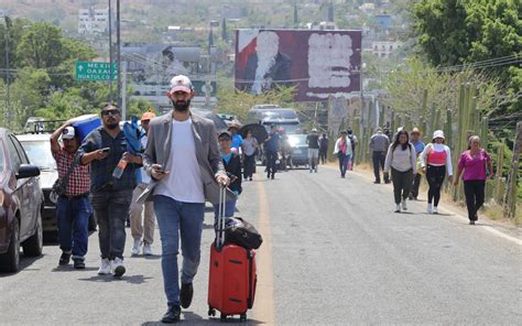 Maestros De La CNTE Bloquean Aeropuerto De Oaxaca El Sol De