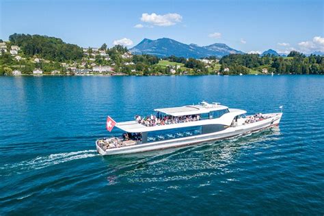 Lake Lucerne Panoramic 1-Hour Sightseeing Cruise 2024