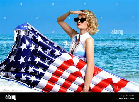 American Flag Bikini Stockfotos Und Bilder Kaufen Alamy