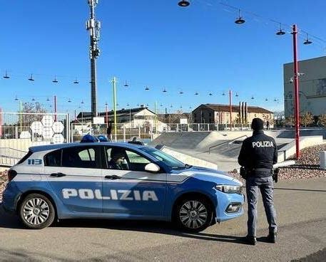 Reggio Emilia Cinque Denunciati Per Spaccio Di Droga Allo Skate Park