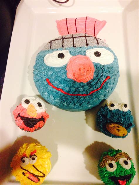 Sesame Street Themed Party With Super Grover Cake And Cupcake Friends