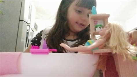 Ganhei Do Papai Noel A Barbie Banho De Espuma YouTube