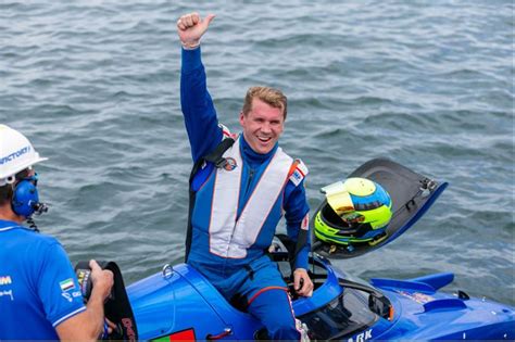 Erik Stark Juara Sprint Race F Powerboat Danau Toba