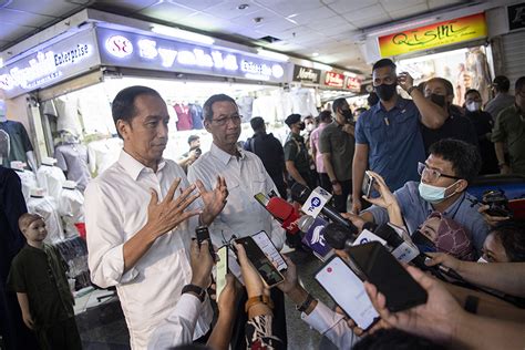 InfoPublik PRESIDEN JOKOWI MENINJAU PASAR TANAH ABANG