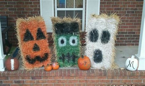 Painted Hay Bales For Halloween Flip Over After Halloween And Use For