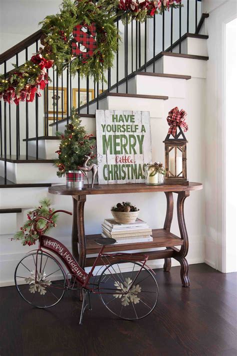 20+ Foyer Christmas Decorating Ideas