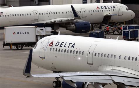 Un Avion Contraint Datterrir Durgence Pour Cause De Plateaux Repas