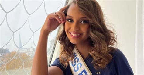 Indira Ampiot Miss France Des Photos Delle Sans Maquillage