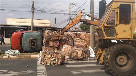 Regi O Caminh O Carregado Tomba Comando Vp