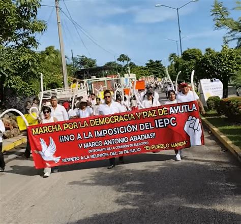 Marchan Mestizos Y Un Sector De Los Nuu Savi En Ayutla Contra La