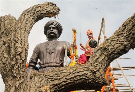 Kempegowda statue at KIA