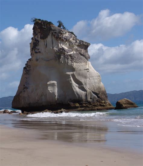 Nature-beauty: Cathedral Cove (New Zealand)