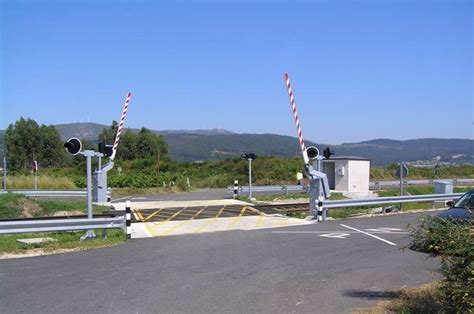 Adif Licita Las Obras De Supresi N De Dos Pasos A Nivel En Hu Lago