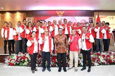 Andy Irwan Pattwari Lantik IKA Unhas Maluku Periode 2022 2026 Di Ambon