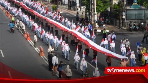 Hari Pahlawan Ribuan Pelajar Di Semarang Bentangkan Bendera Merah