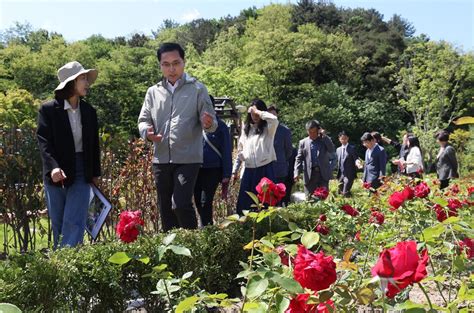 박희조 대전 동구청장 대청호 장미원 조성사업 현장 점검