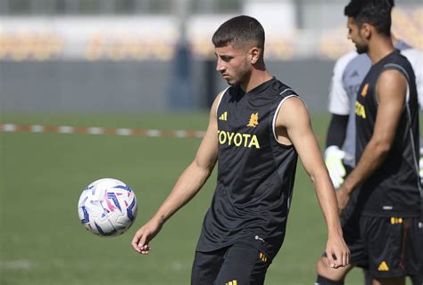 Roma Lallenamento Prima Dellultima Amichevole Fotogallery