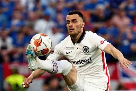 Kostic Alla Juventus Fatta Vola A Torino Per Le Visite Mediche