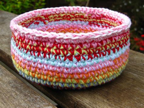 Bunny Mummy Crochet Bowl Tutorial