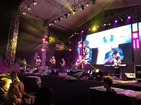 Meriah Ribuan Penonton Padati Konser Skyland Festival Di Waterboom