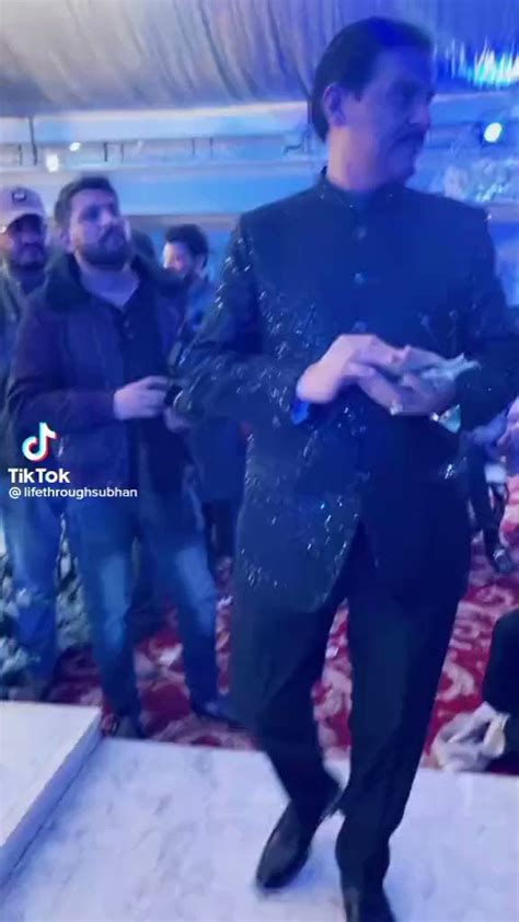 تلمیذ on Twitter What in the fucking fuck fuckery is this now https t co RRqDd xUTt Twitter