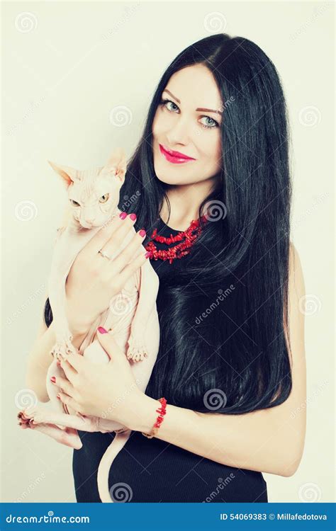 Beautiful Smiling Brunette Girl And Cat Stock Image Image Of Cute White