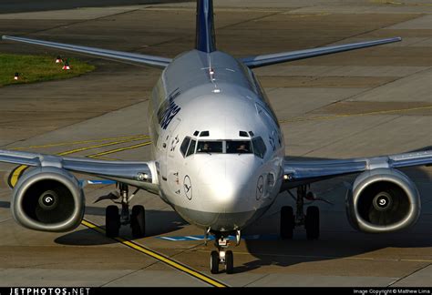 D ABEL Boeing 737 330 Lufthansa Matthew Lima JetPhotos